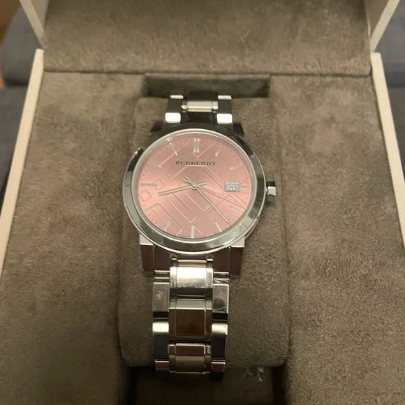 🌸BURBERRY WATCH - ROSE GOLD FACE - Picture 1 of 8